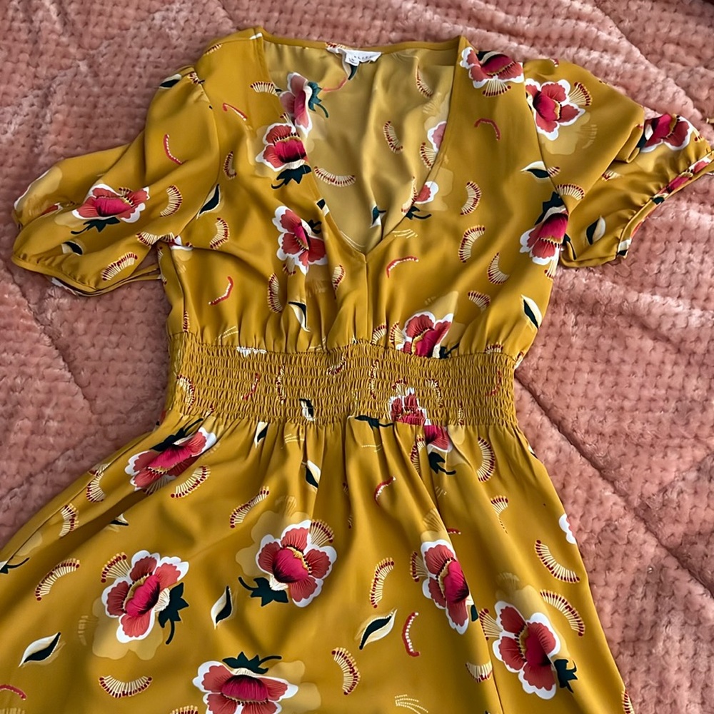 Spring/Summer dress, below knee, front side slit